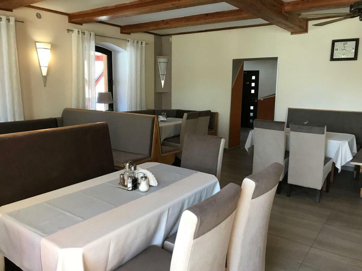 Ludwikowice KłodzkieRestauracja Ibiza公寓式酒店 外观 照片